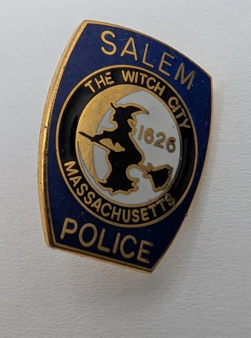 Salem Massachusetts Police The Witch City 1626 Souvenir Lapel Pin Badge